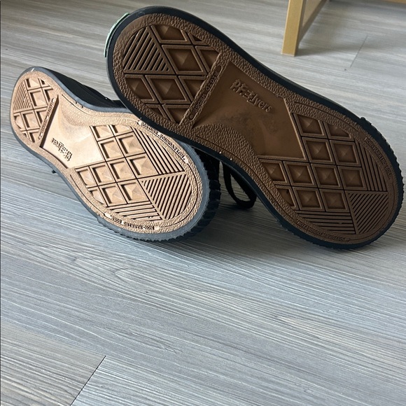 P.F. Flyers - Picture 6 of 11